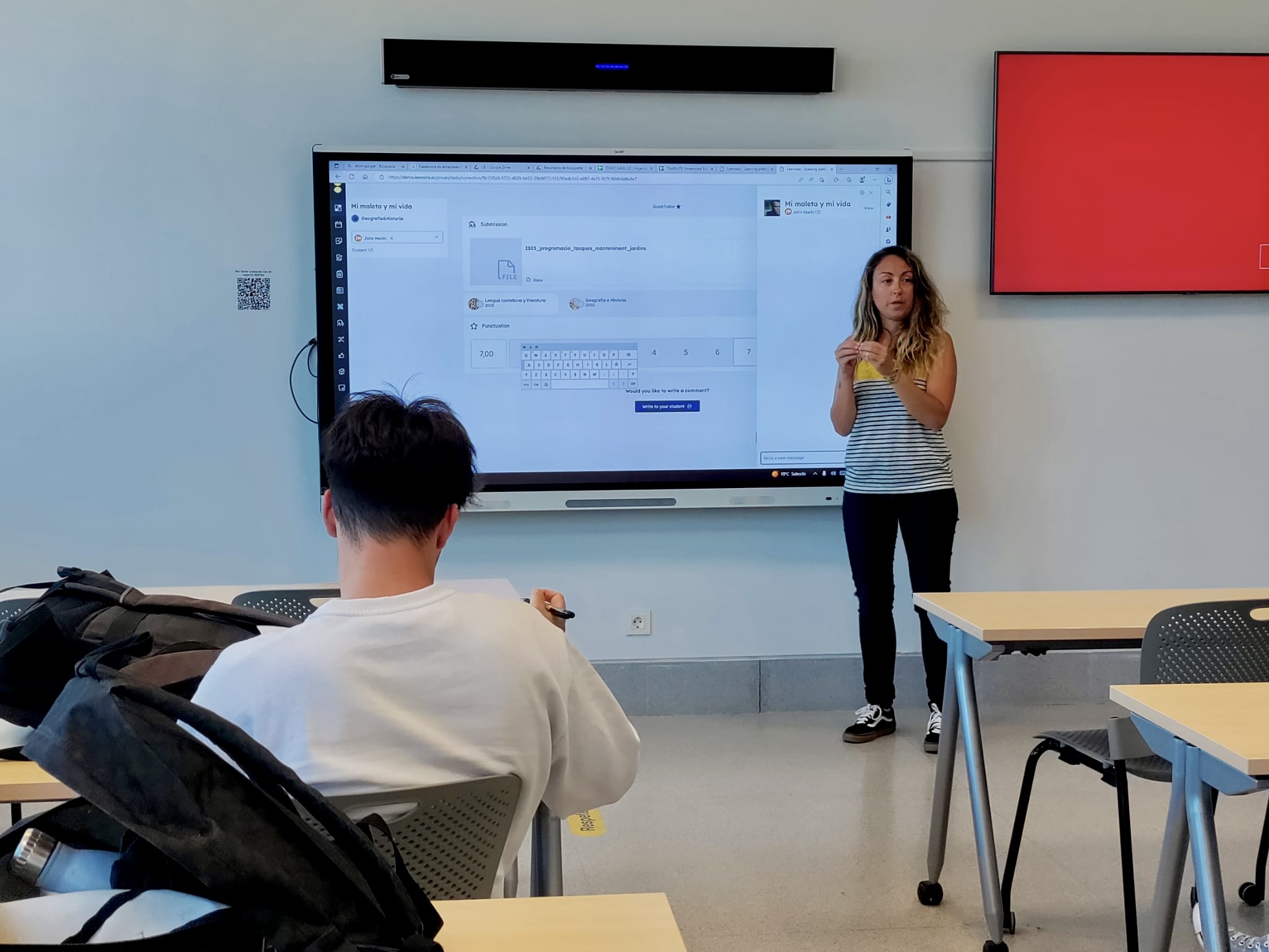 Elisabet G. Borrell dando formación